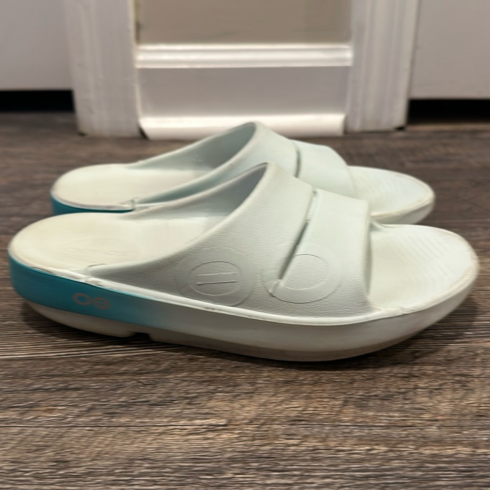 OOFOS slides